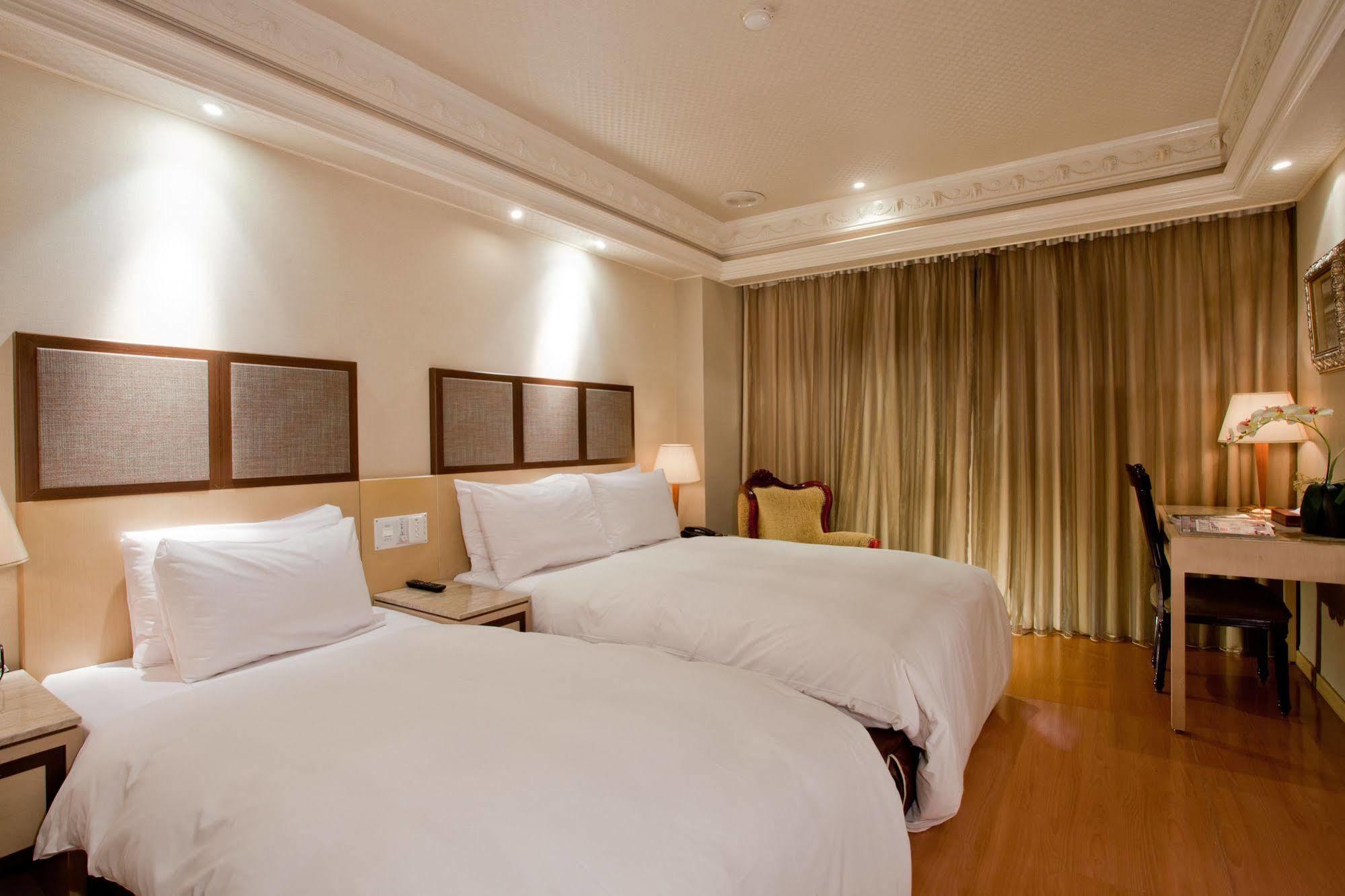 Deja Vu Hotel Taipei Exterior photo