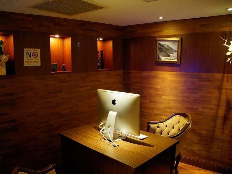 Deja Vu Hotel Taipei Exterior photo